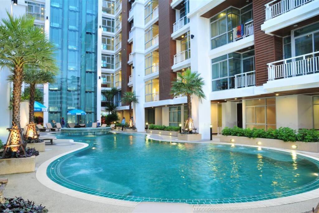 Recently Renovated Pool View Apartment In Modern Complex Patong Exterior foto